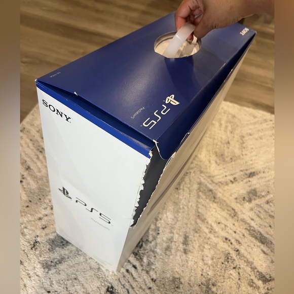 SOLD! Sony PS5 l New Condition Original Packaging 825GB - Picture 9 of 14